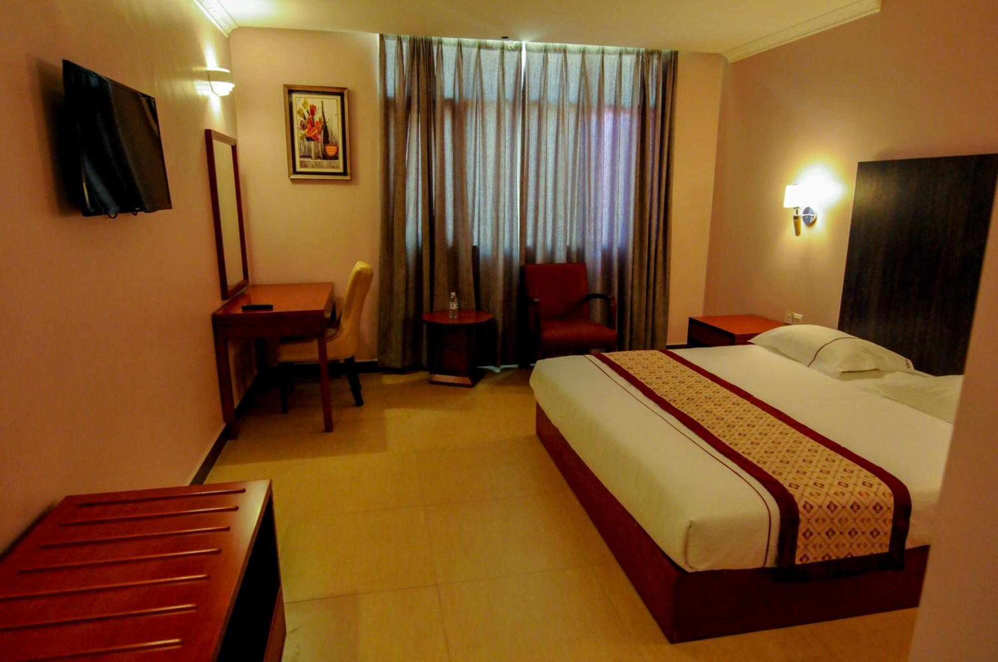 Hotel Russell 3*